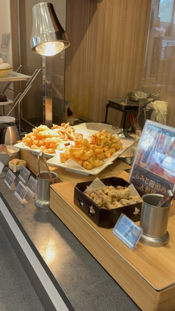 夕食ビュッフェのもみじ饅頭の天ぷら