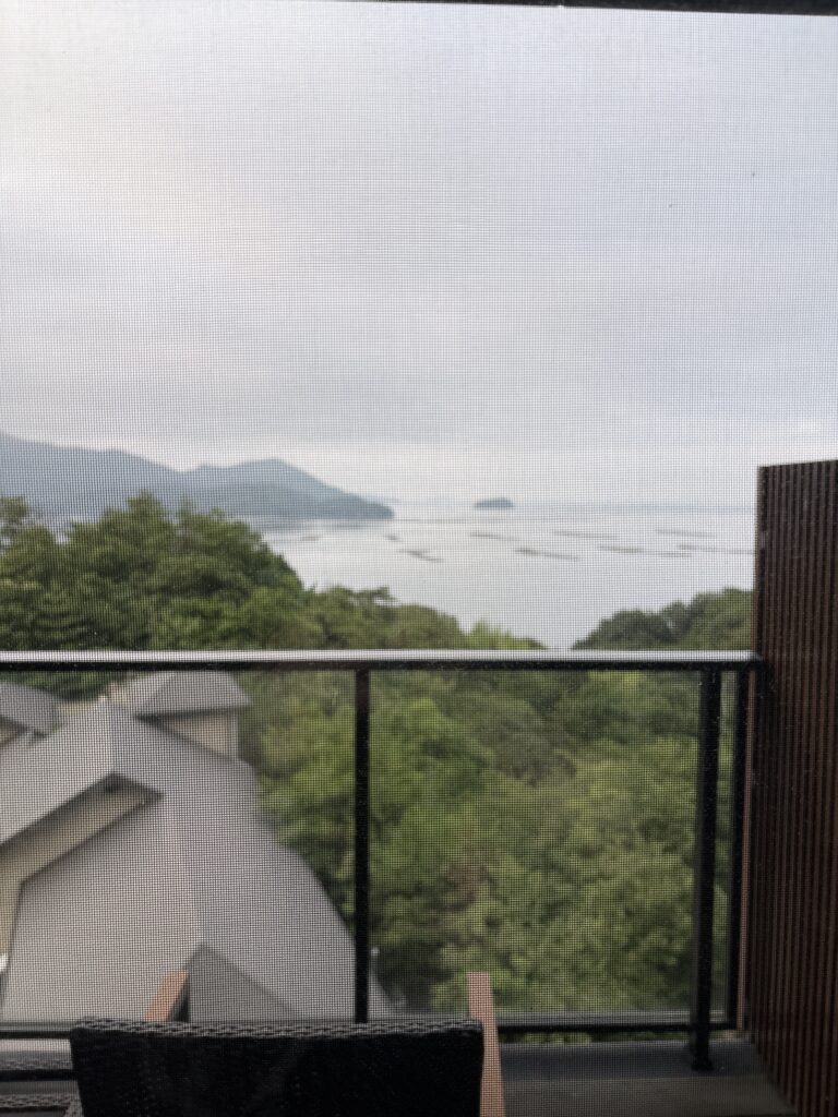 客室露天風呂と瀬戸内海の景色